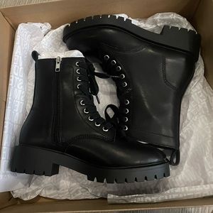 BLACK LEATHER STEVE MADDEN COMBAT BOOTS
